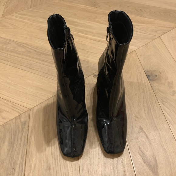 BOOHOO Black Patent Heeled Boots (fits like an 8) - Picture 6 of 6